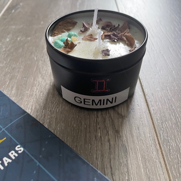 *Gemini* Soy Wax Candle - Picture 5 of 5